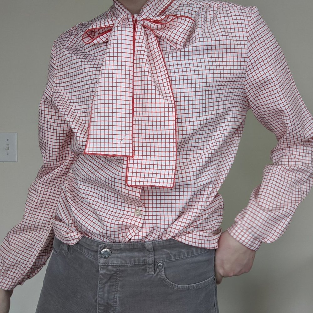 Adorable Vintage Grid Pattern Pussybow Blouse